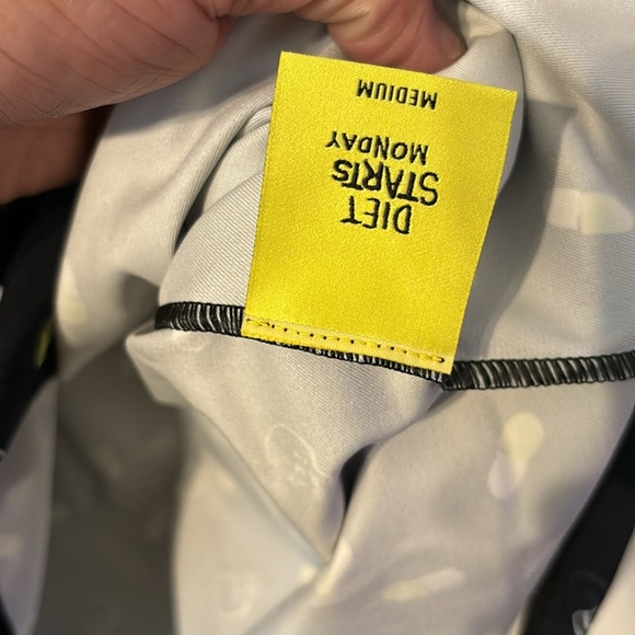 Men’s DIET STARTS MONDAY SHIRT - Picture 4 of 5